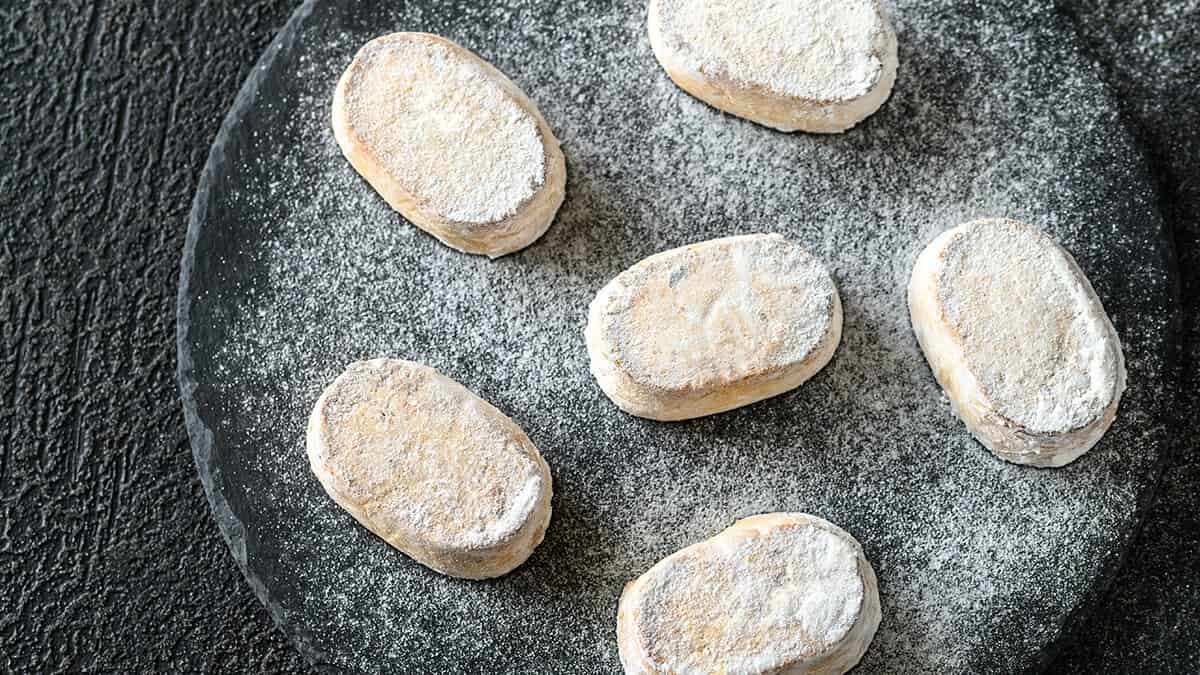 Blackberry, Black Sesame, Coconut-Lavender, and Raspberry Polvorones