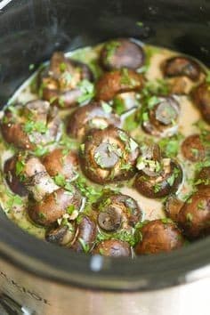 Slow Cooker Garlic Herb Mushrooms