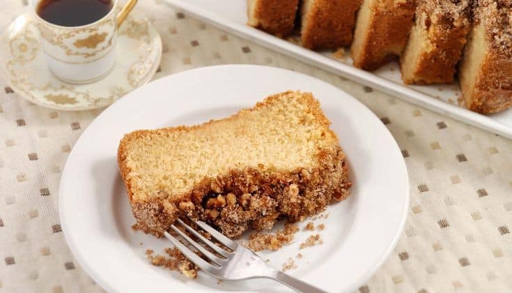 Cinnamon Pecan Sour Cream Coffee Cake