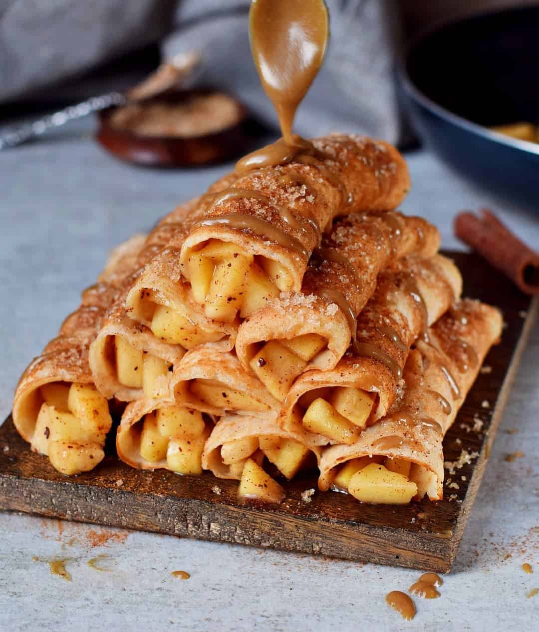 Apple Crepes with Cinnamon