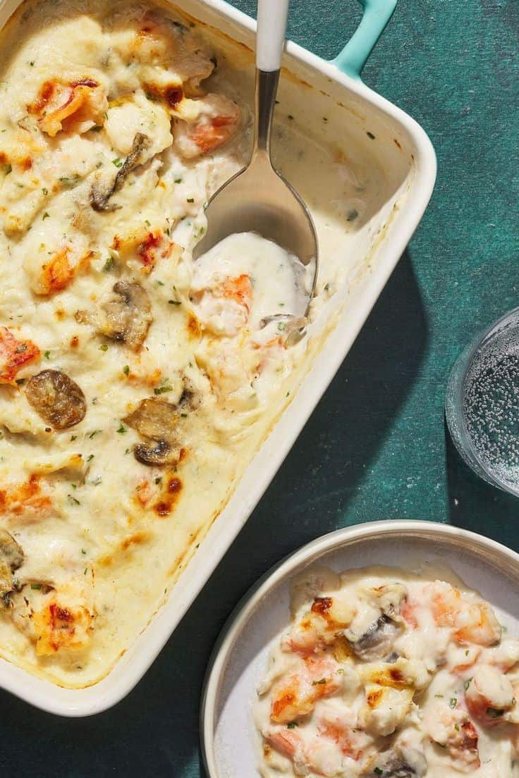 Garlicky Shrimp Alfredo Bake