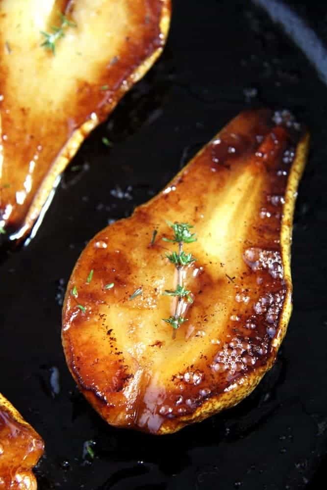 Roasted pears with balsamic and honey