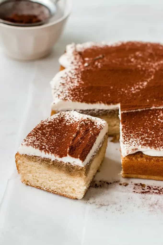 Easy Tiramisu Cake