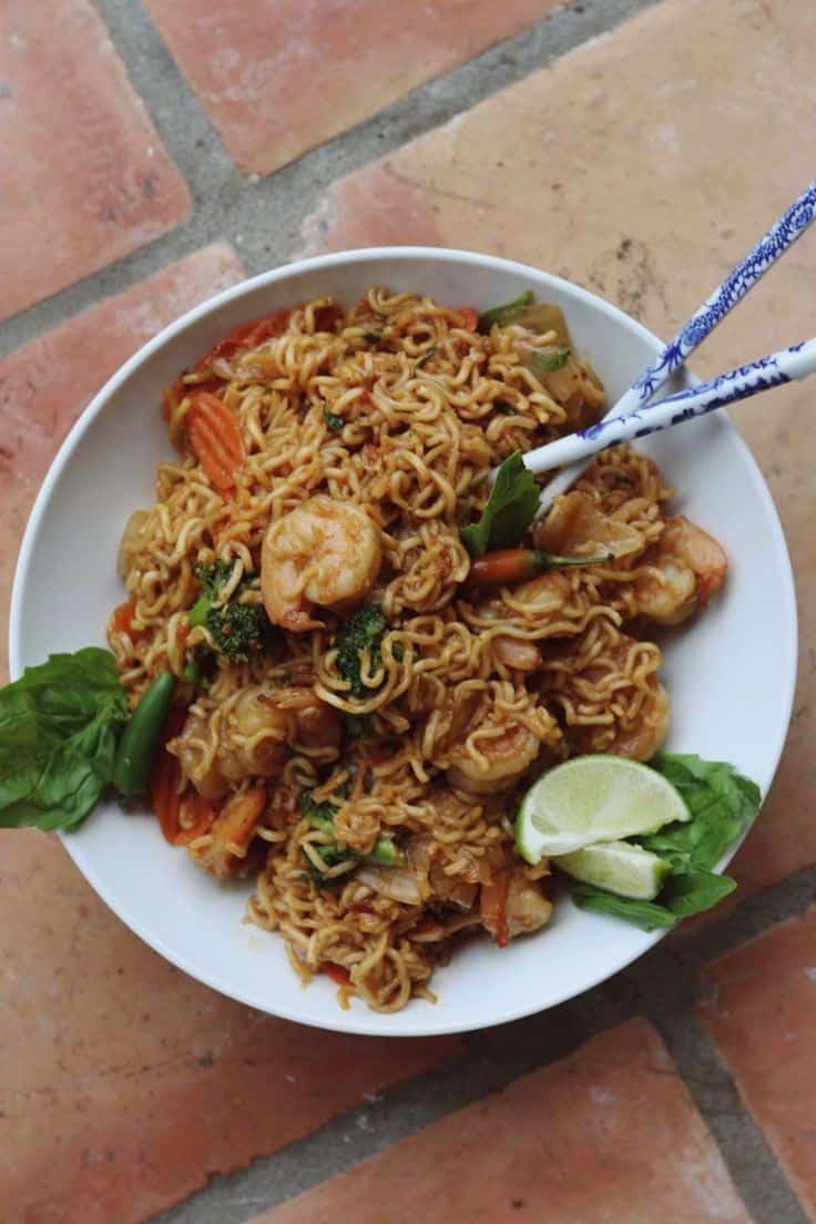 One Pot Ramen Noodle Stir Fry With Shrimp & Veggies