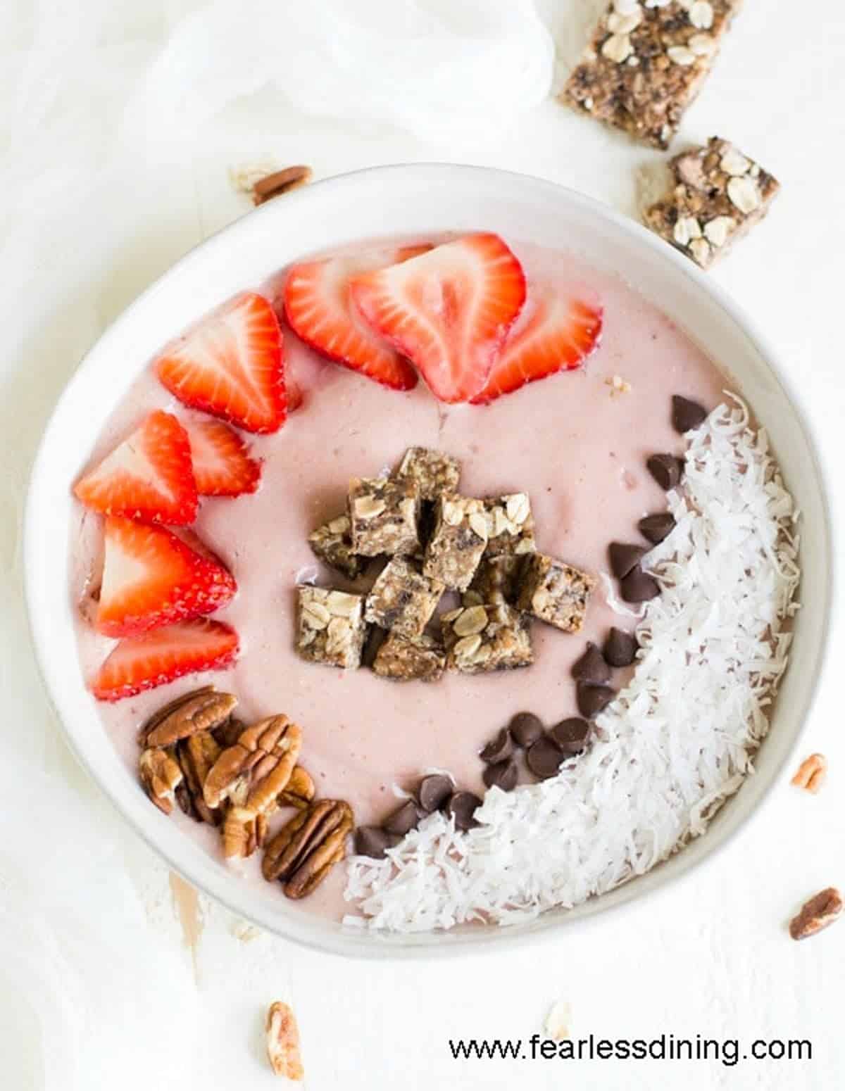 Quick and Easy Strawberry Smoothie Bowl