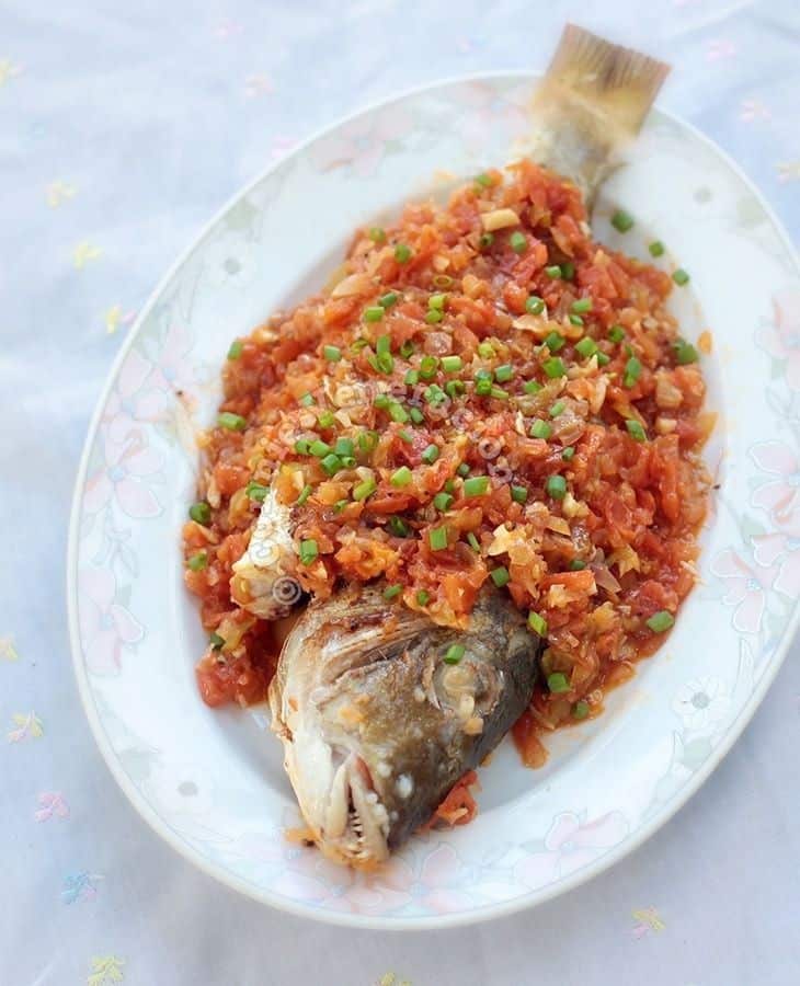 Greek-Style Grilled Sea Bream With Onions And Tomatoes