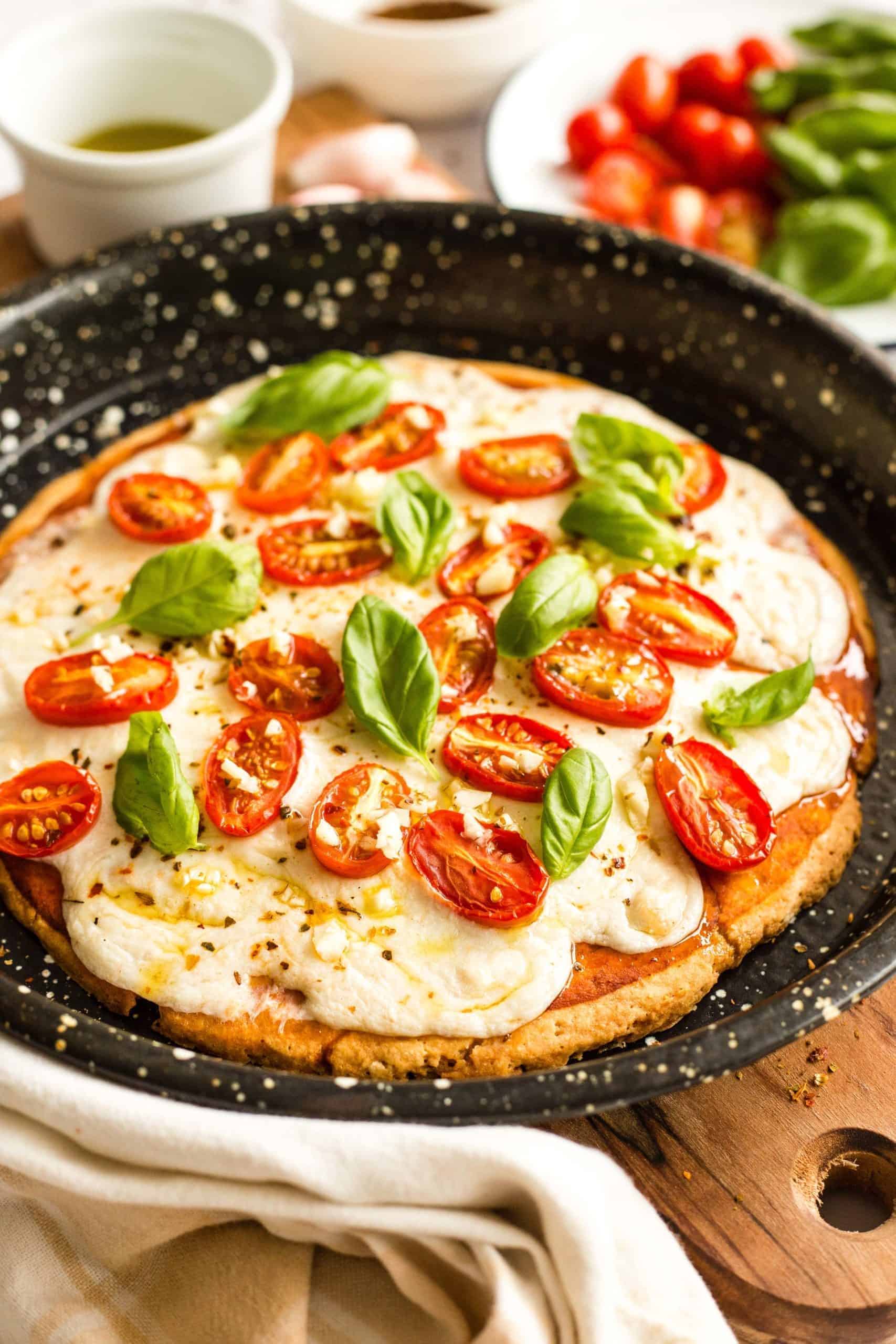 Easy Caprese Pizza