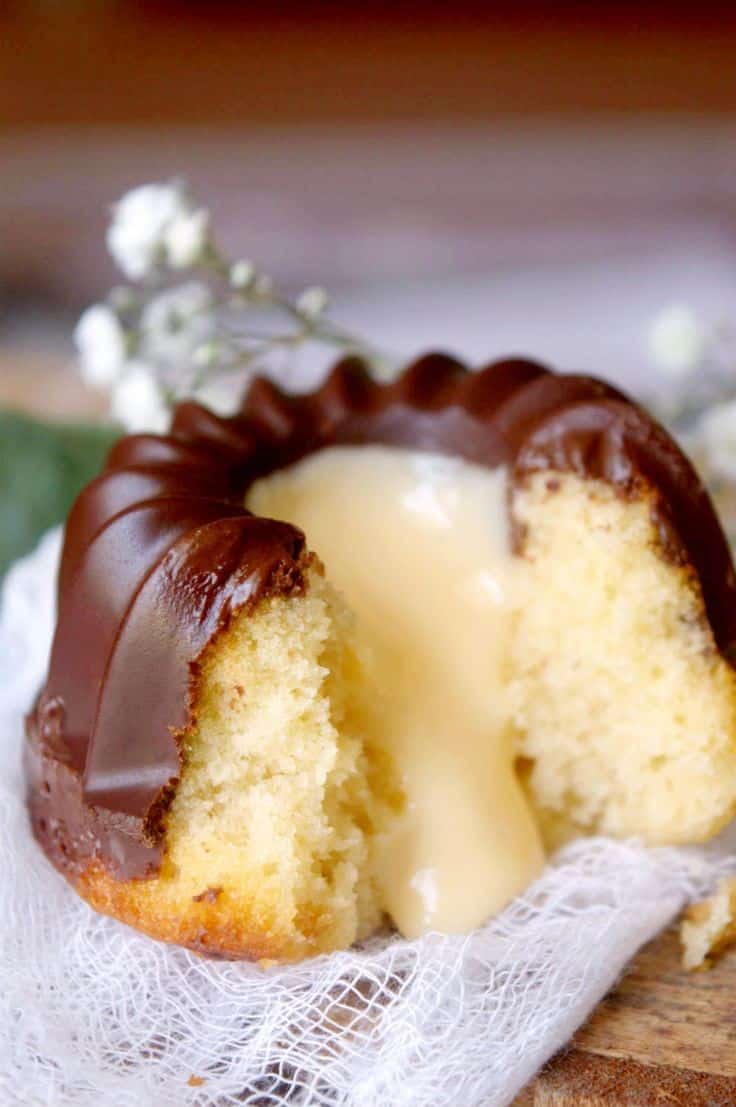 Boston Cream Mini Bundts