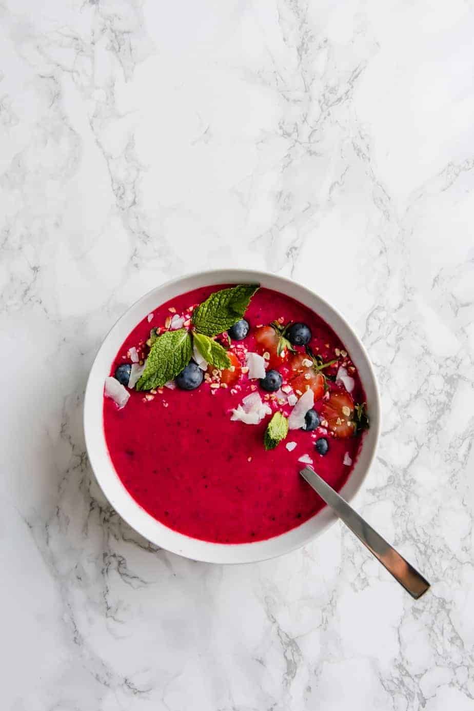 Healthy Beet Berry Smoothie Bowl