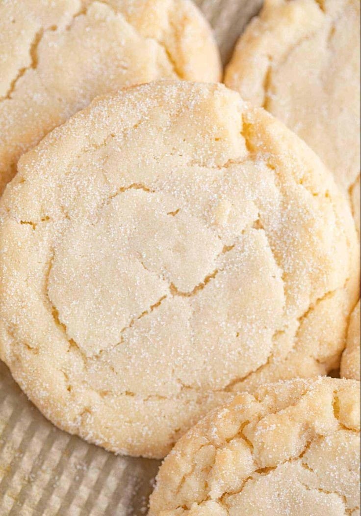 4-Ingredient Chocolate Chip Peanut Butter Cookies