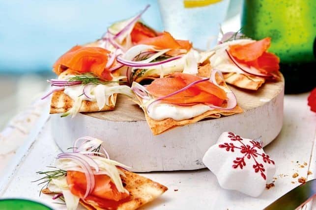 Smoked salmon and tzatziki crisp breads