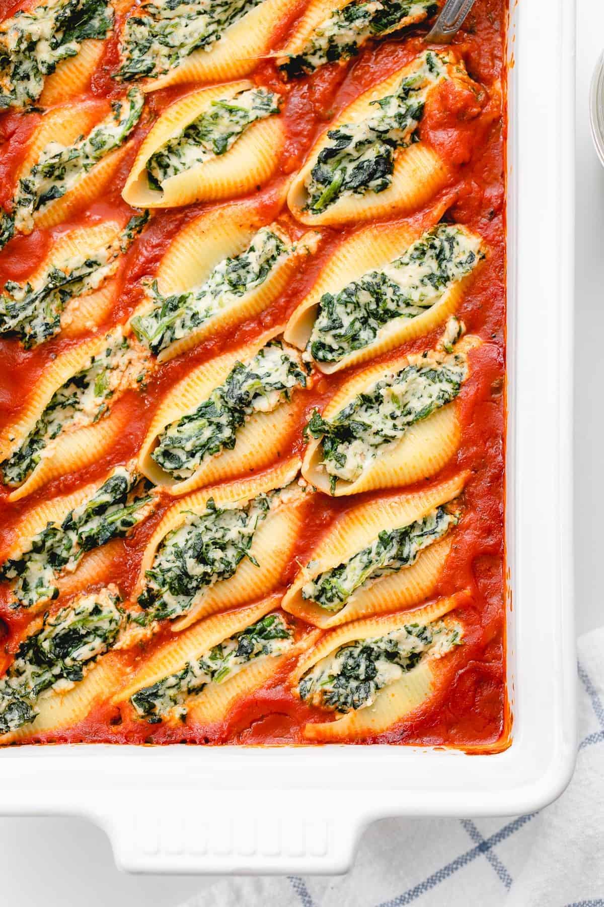 Spinach and Ricotta Vegan Stuffed Shells