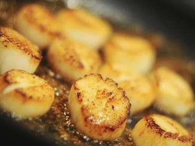 Bay Scallops With Garlic