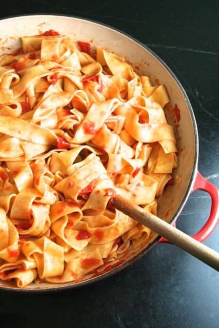 Spicy & Garlicky Fresh Tomato Sauce With Pappardelle