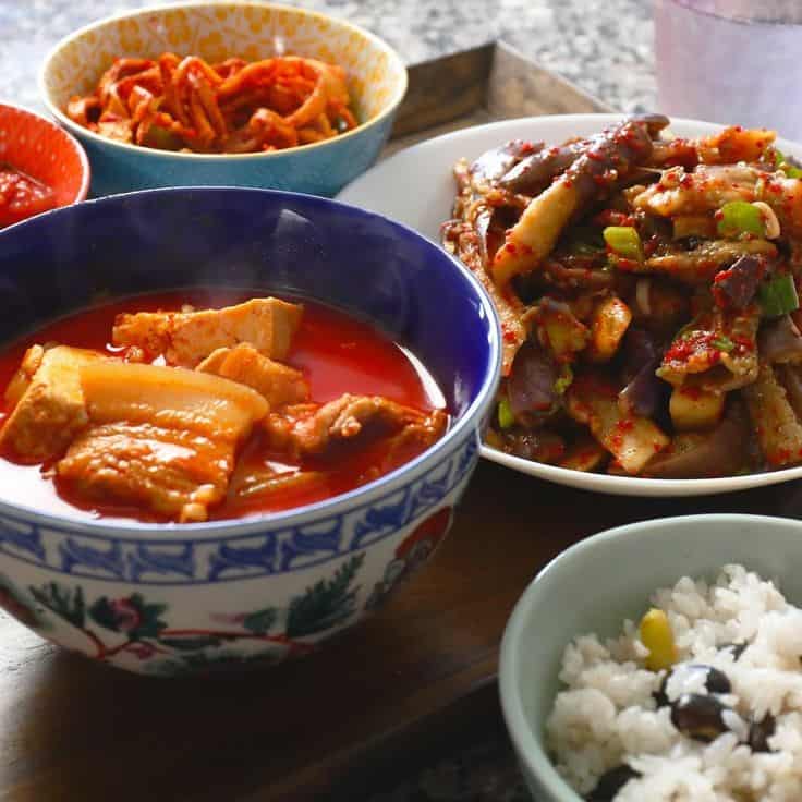 Spicy Pork Stew (Dwaejigogi-Jjigae)