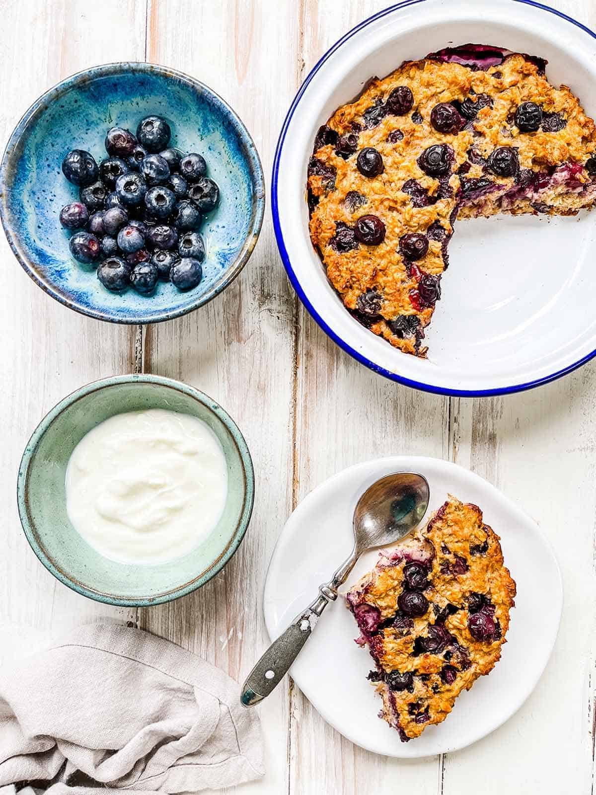 Baked Oatmeal with Blueberries