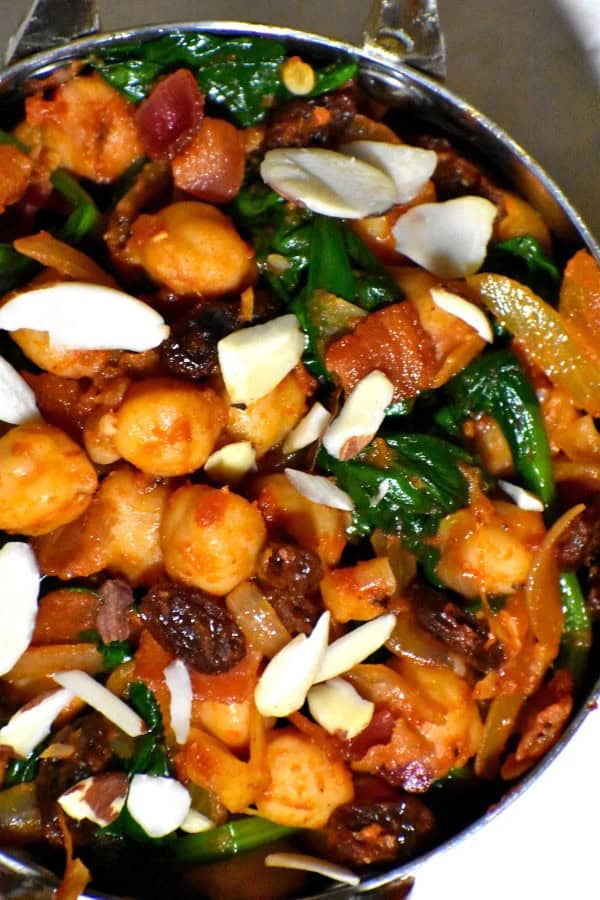 Espinacas con Garbanzos (Spanish Spinach with Chick Peas)